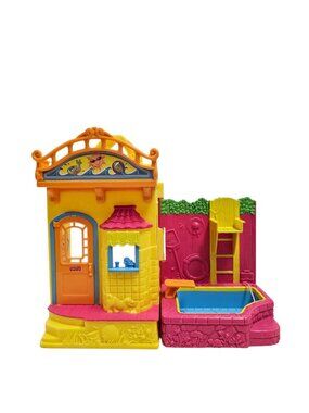 2004 Fisher-Price Loving Family Sweet Streets Swimming Pool House dollhouse